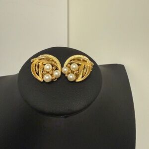 Crown Trifari or other maker Mid century gold-tone faux pearl clip earrings